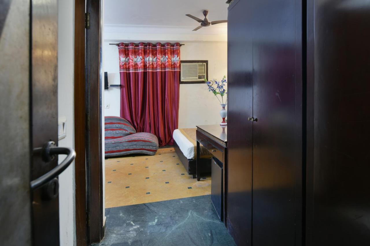 Hotel Revels By A1Rooms New Delhi Exterior foto