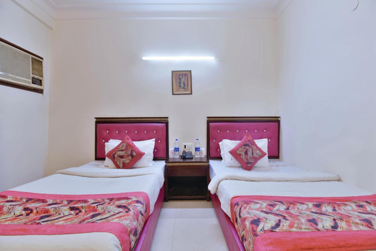 Hotel Revels By A1Rooms New Delhi Exterior foto