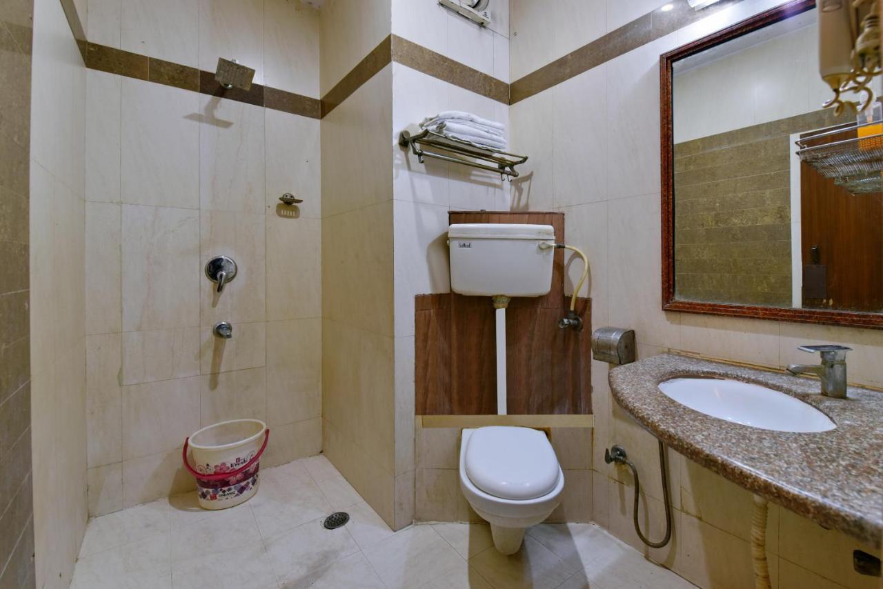 Hotel Revels By A1Rooms New Delhi Exterior foto